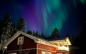 Puolukkamaan Pirtit Cottages
